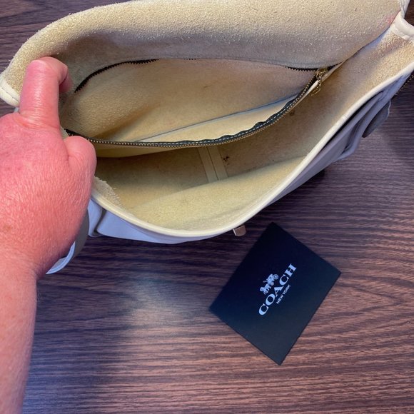 Vintage Coach Bone Leather Crossbody Handbag with Unique Serial Number - Picture 9 of 11